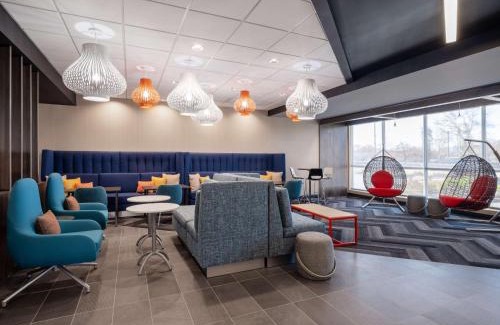 Greenbrier East Hotel | Tru By Hilton Chesapeake- Greenbrier