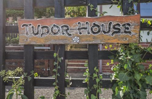 Symonds Yat Haus | Tudor House