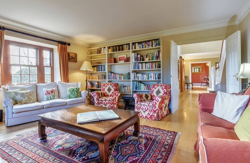 Halstead Haus | TUFFON HALL FARMHOUSE, family friendly in Sible Hedingham