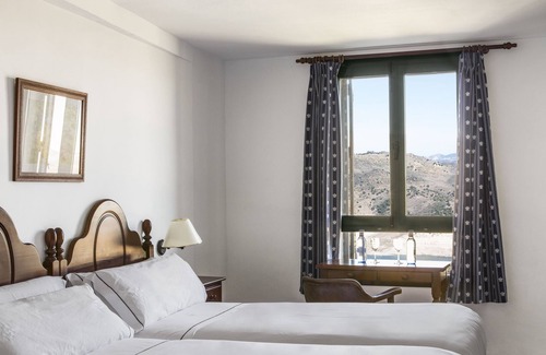 Zahara de la Sierra Hotel | TUGASA Hotel Arco de la Villa