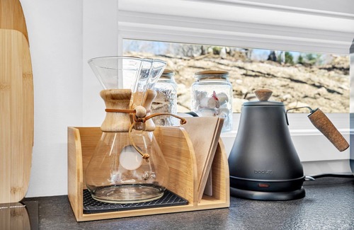 Weld Kabine | Tumbledown Tiny Home w/ Hot Tub! Awesome hiking area!