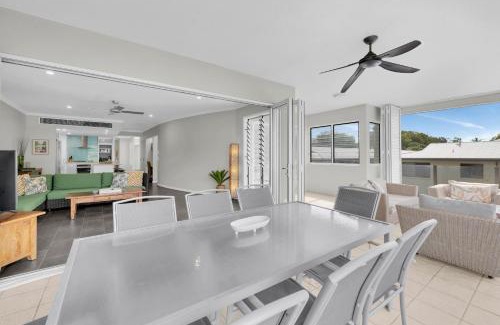 Palm Cove Wohnung | Turquesa at Island Views—Beachfront Resort Living