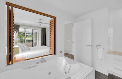 Palm Cove Wohnung | Turquesa at Island Views—Beachfront Resort Living