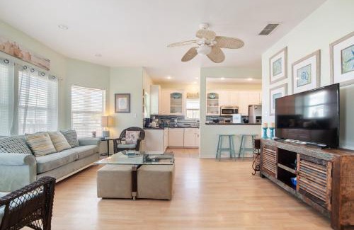 Royal Dunes Haus | Turquoise Treasure - Boardwalk to the Beach Beach Gear Credit