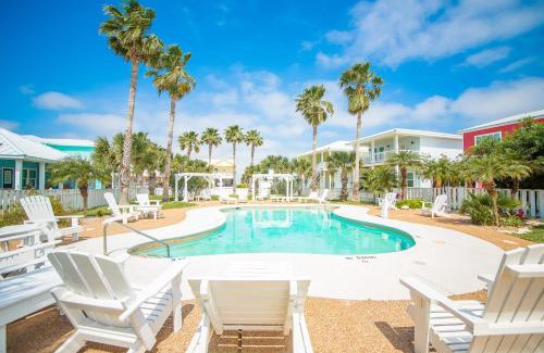 Royal Dunes Haus | Turquoise Treasure - Boardwalk to the Beach Beach Gear Credit