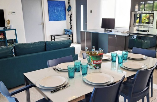 Bushiri Haus | Türkis Villa 3 Schlafzimmer / 2 Bäder in der Nähe von Eagle Beach