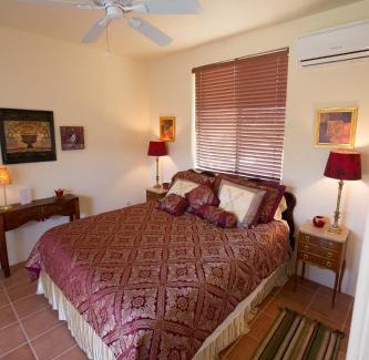 Indio Hills Bed & Breakfast | Turtle Back Mesa Bed and Breakfast