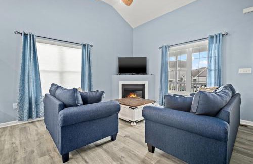 Captain's Cove Haus | Turtle Bay - Waterfront & a screened porch!