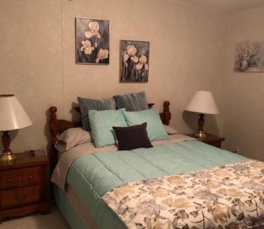 Weeki Wachee Gardens Haus | Turtle Cove on Weeki Wachee Florida