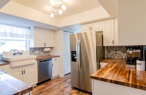 Golden Beach Estates Haus | Turtle Nest 3br with hot tub, great park, beach!