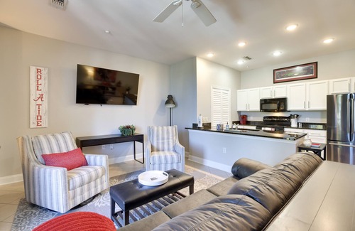 Tuscaloosa Eigentumswohnung | Tuscaloosa Condo: Steps to Bryant-Denny Stadium!