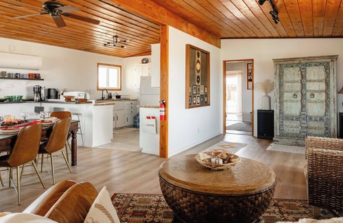 Wonder Valley Haus | Twentynine Palms Desert Oasis w/ Pool & Hot Tub!