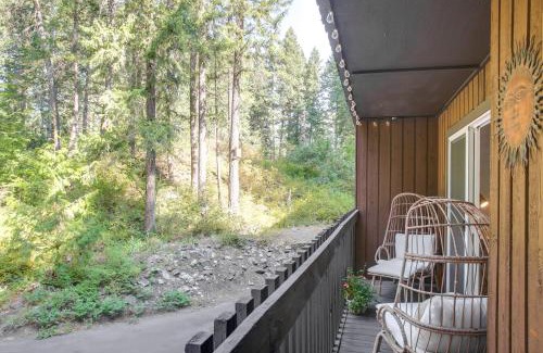 Rathdrum Wohnung | Twin Lakes Retreat Lake and Golf Access!