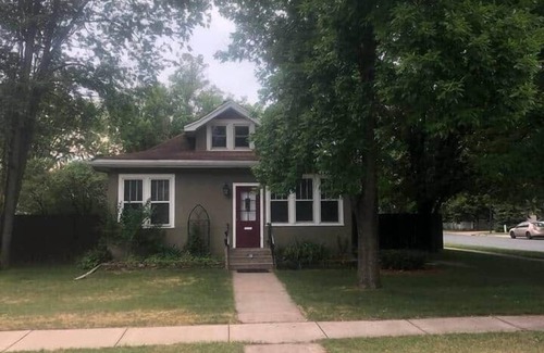 Cambridge Haus | Charming 1900 ERA House in Downtown Cambridge
