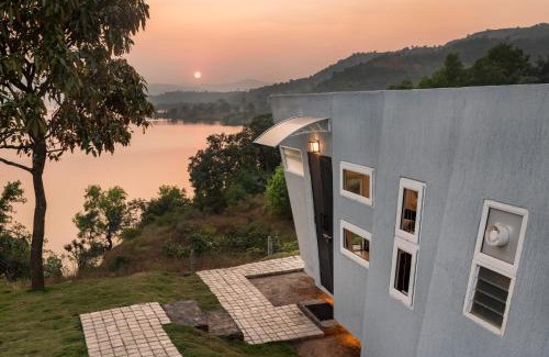 Ambavna Sonstige | Twist, Tiny home on the Cliff