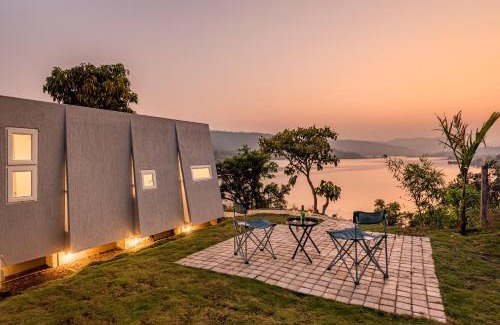 Ambavna Sonstige | Twist, Tiny home on the Cliff