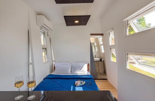 Ambavna Sonstige | Twist, Tiny home on the Cliff