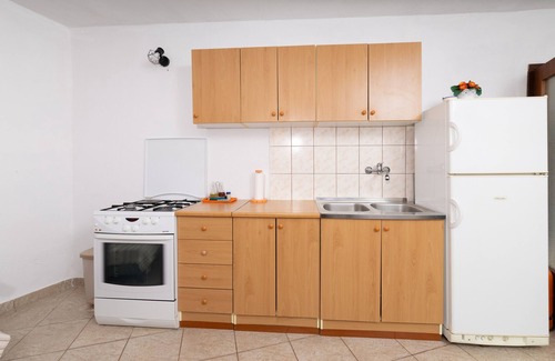 Gdinj Wohnung | 2-Zimmer-Ferienwohnung mit Balkon und Meerblick Bucht Pobij, Hvar (A-7506-b)