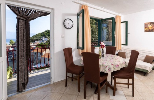 Gdinj Wohnung | 2-Zimmer-Ferienwohnung mit Balkon und Meerblick Bucht Pobij, Hvar (A-7506-b)