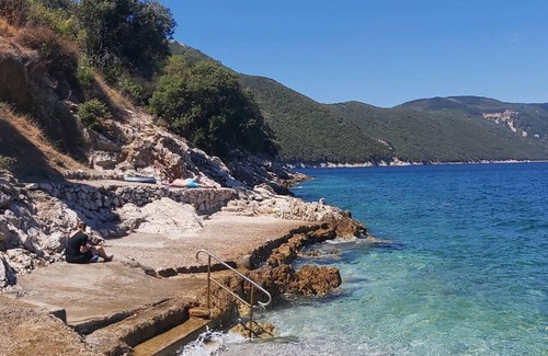 Merag Wohnung | 2-Zimmer-Ferienwohnung mit Terrasse und Meerblick Merag, Cres (A-11791-a)