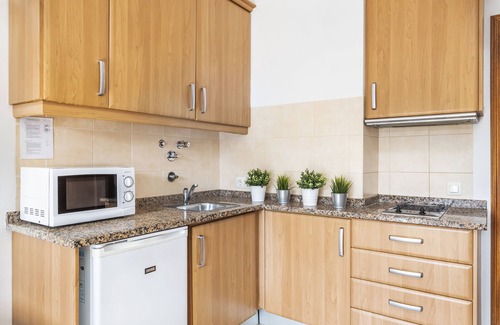 Santa Eulalia Wohnung | 2 Schlafzimmer Apt | 300m vom Strand | 2 Pools| Kostenloses WLAN | Zentral