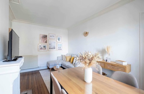 Le Raincy Wohnung | Two bedroom at 25 mn from Paris