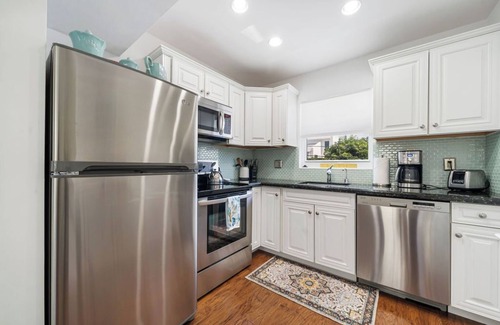 Jog Road Eigentumswohnung | Two Bedroom Boutique Condo 2 Blocks from the Beach and Atlantic Avenue