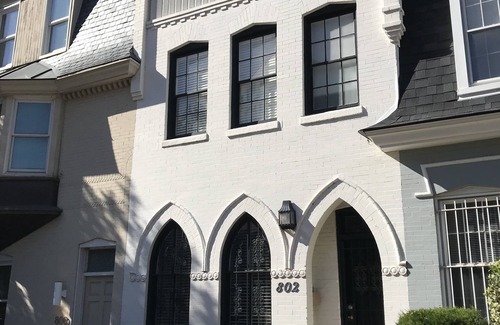 Foggy Bottom Haus | Two bedroom row house in Foggy Bottom — perfect for George Washington students