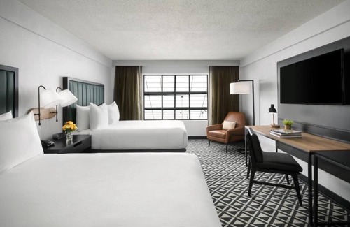 Brookline Hotel | Two Double Beds Interior at Arcadian Hotel! Near Boston Marathon Route!