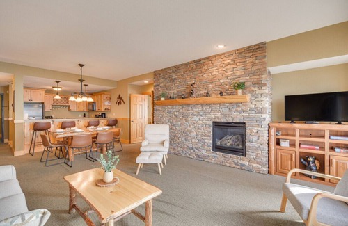 Two Harbors Wohnung | Two Harbors Lakefront 3BR Corner | Pool, Hot Tub & Sauna | Pets | EV Charger