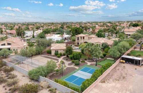 Cactus Acres Haus | Two Homes-Pickleball-Batting Cage-Sand Volleyball