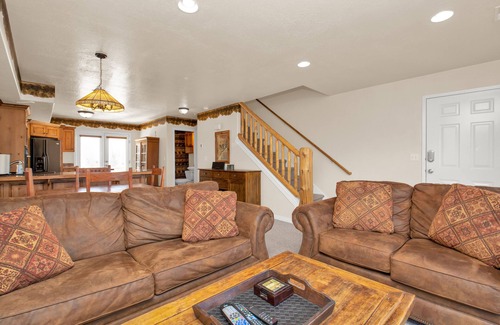 Eden Kabine | Two level condo with gourmet kitchen, upstairs remodel, and outdoor wonderland.