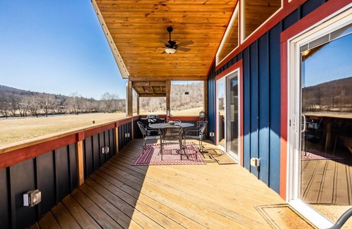 Draper Kabine | Two, Side-By-Side 1BR Riverfront Cabins! Sleeps 4