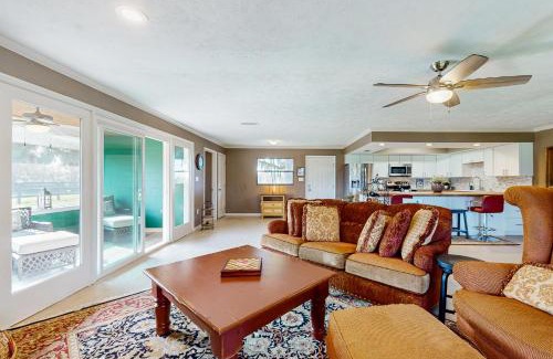 Micanopy Haus | Two Springs Farm Guesthouse A