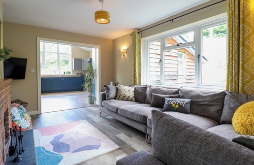 Llanfair Caereinion Hütte | TY ISAF, pet friendly, with open fire in Llanfair Caereinion