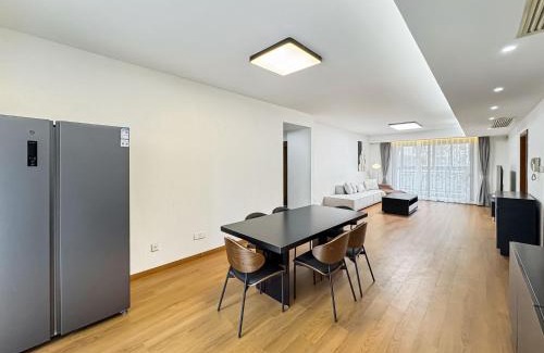 Gubei Wohnung | Tyms 3BR 2BA Apt Gubei CBD Near Line10