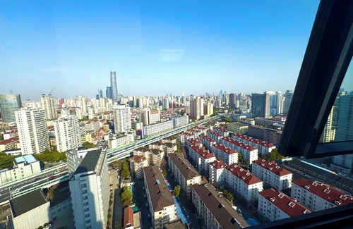 Changning Wohnung | Tyms 3BR 2BA Apt Gubei High View Line10