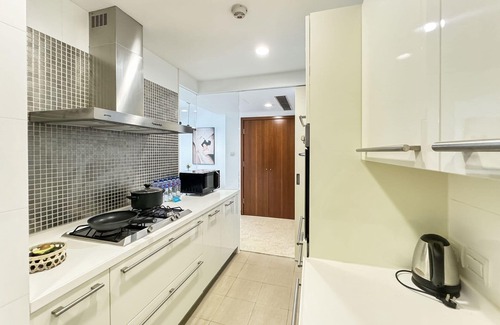 Downtown Shanghai Wohnung | Tyms 3BR 2BA Apt West NanjingRD Line2 14