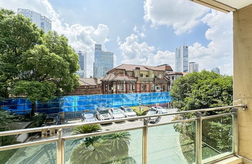 Downtown Shanghai Wohnung | Tyms 3BR 2BA Apt West NanjingRD Line2 14