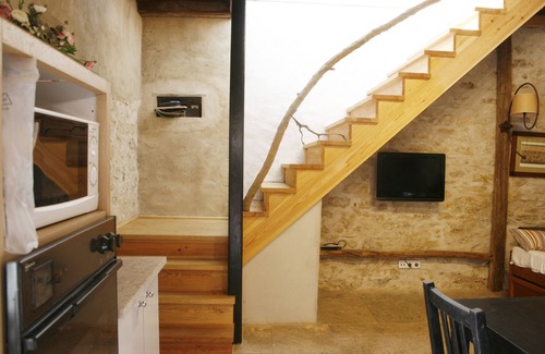 Banzao Haus | Typical Portuguese house between sea and mountains, ideal for hikers and surfers