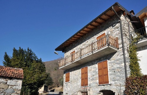Sorico Haus | typisches Rustico mit Garten und wunderbarem Blick auf den Comer See und Pool