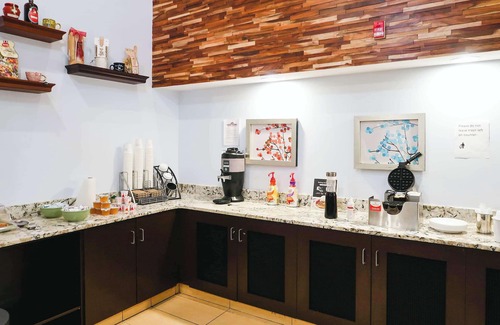 Tysons Hotel | Tysons Corner Suites, A Baymont by Wyndham