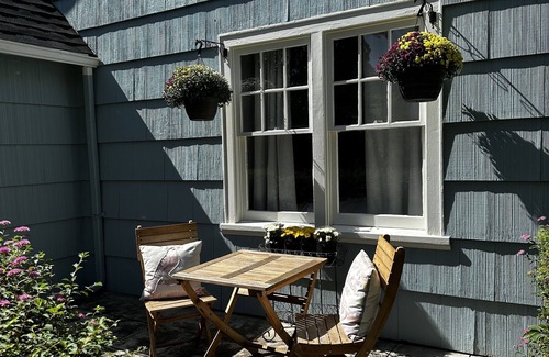 Amazon Haus | U of O Cottage- 3 blocks to Hayward Field!