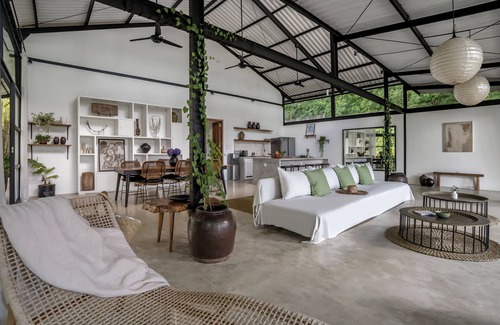 Peliatan Villa | Ubud's Green Oasis: Jungle Serenity and Valley Views