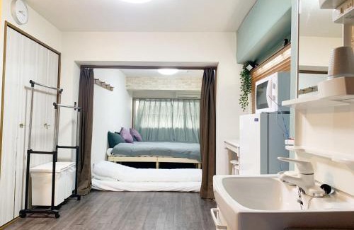 Yushima Wohnung | Ueno上野!Akihabara秋葉原!Asakusa 浅草!3min walk to station!交通便利地点繁华!附近美食!商场百货遍地! 干湿分离! 智能马桶! 高速无限制网路! 高级公寓403