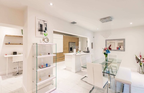 Ojus Haus | Uhost AI | 5BR Escape | Pool, Hot Tub & Family Fun