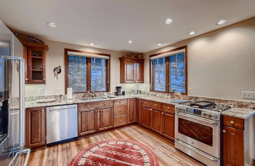 Forest Hills Haus | Ullr Haus: Luxurious Mountain Home w/Hot Tub & Views