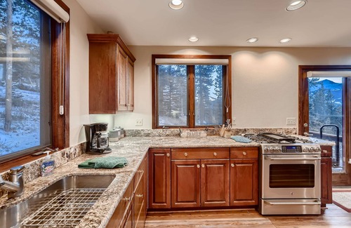 Forest Hills Haus | Ullr Haus: Luxurious Mountain Home w/Hot Tub & Views