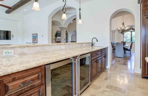 Paradise Del Este Haus | Große Villa mit vielen Schlafzimmern mit Bad. Lustiges Zuhause mit Spielen und toller Aussicht!