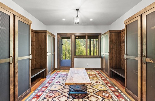 Whitefish Haus | Ultimate Luxury Ski-in/Ski-out Home 5BD, 5.5BA 2 Hot Tubs, Steam Room, Game Room